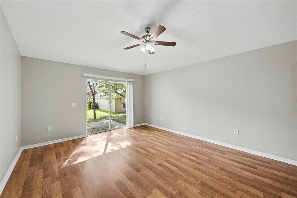 Activo con contrato: $269,900 (3 camas, 2 baños, 1632 Pies cuadrados)