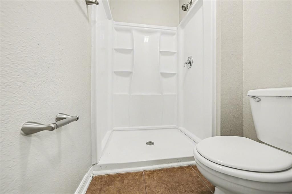 Activo con contrato: $269,900 (3 camas, 2 baños, 1632 Pies cuadrados)