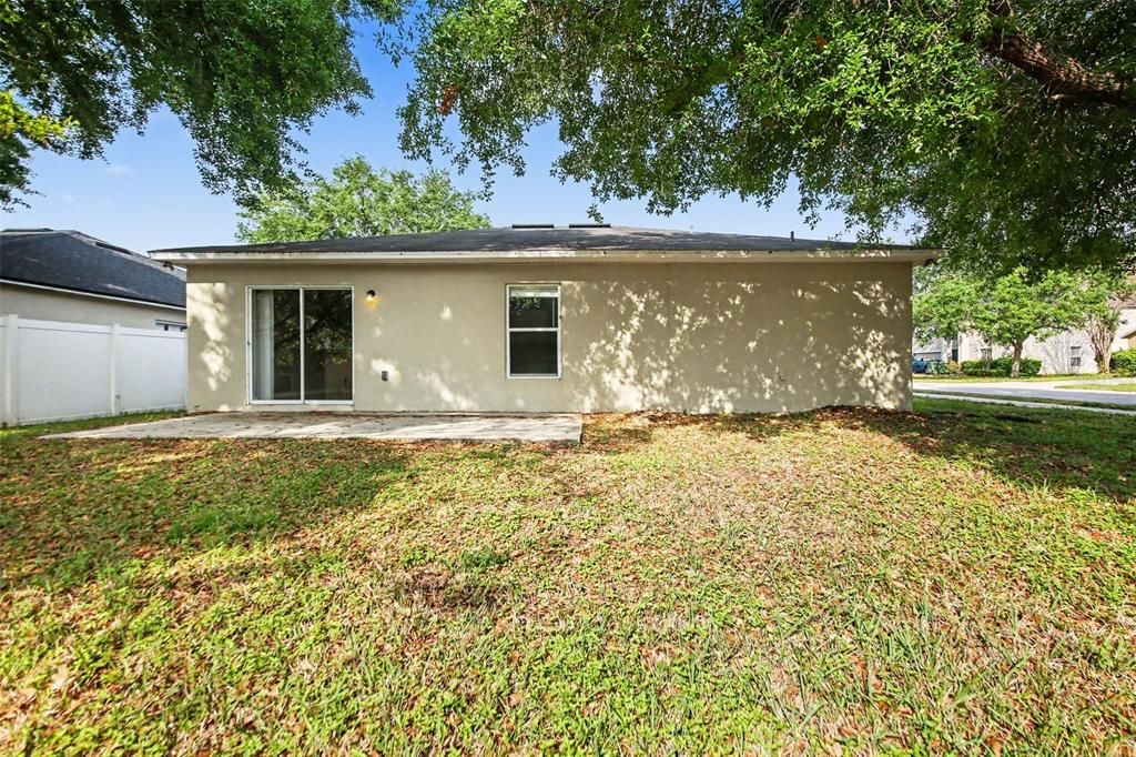 Activo con contrato: $269,900 (3 camas, 2 baños, 1632 Pies cuadrados)