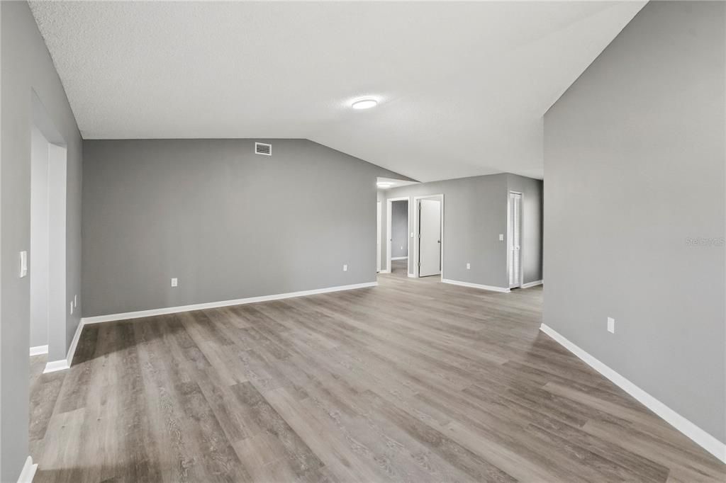 На продажу: $215,000 (2 спален, 2 ванн, 1394 Квадратных фут)