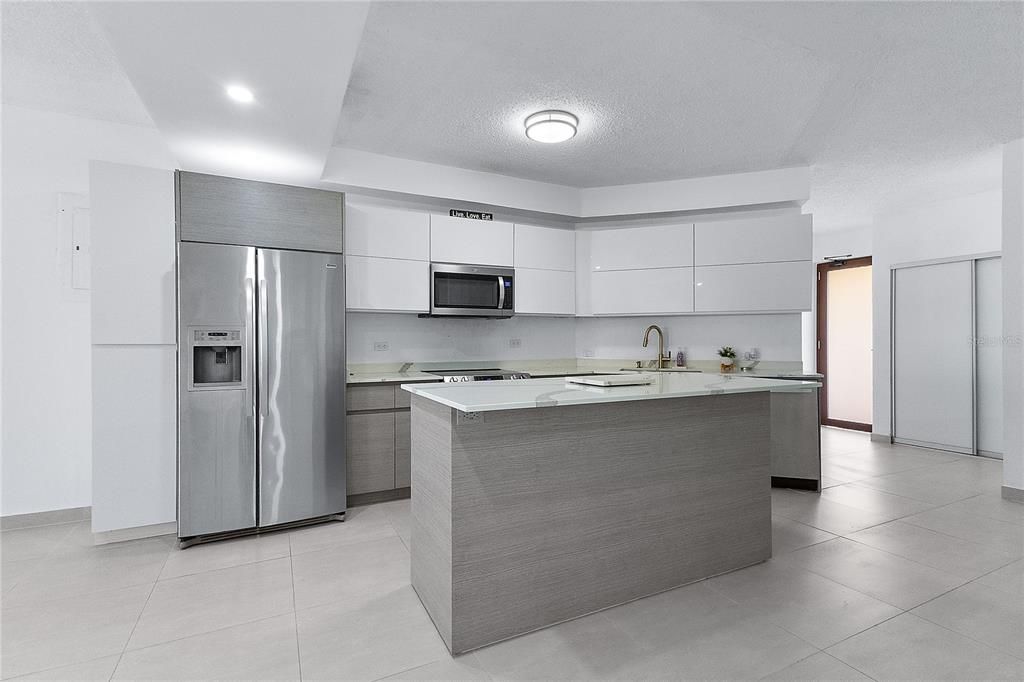 For Sale: $850,000 (3 beds, 3 baths, 2018 Square Feet)