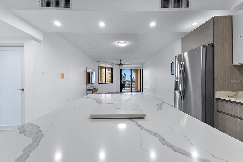 For Sale: $850,000 (3 beds, 3 baths, 2018 Square Feet)