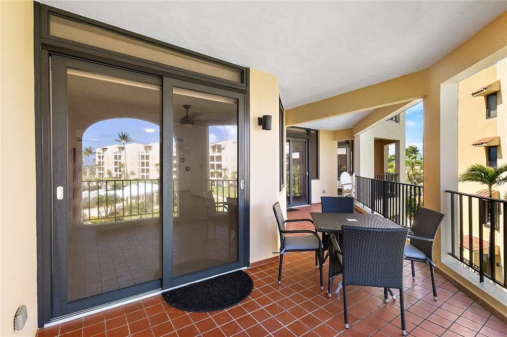 For Sale: $850,000 (3 beds, 3 baths, 2018 Square Feet)