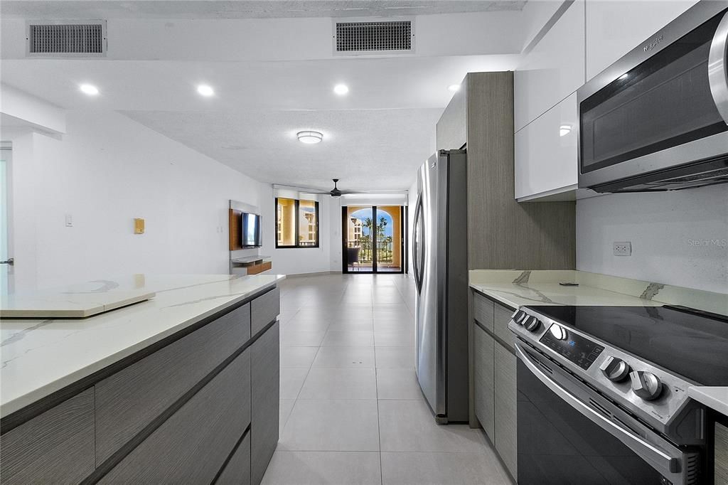 For Sale: $850,000 (3 beds, 3 baths, 2018 Square Feet)