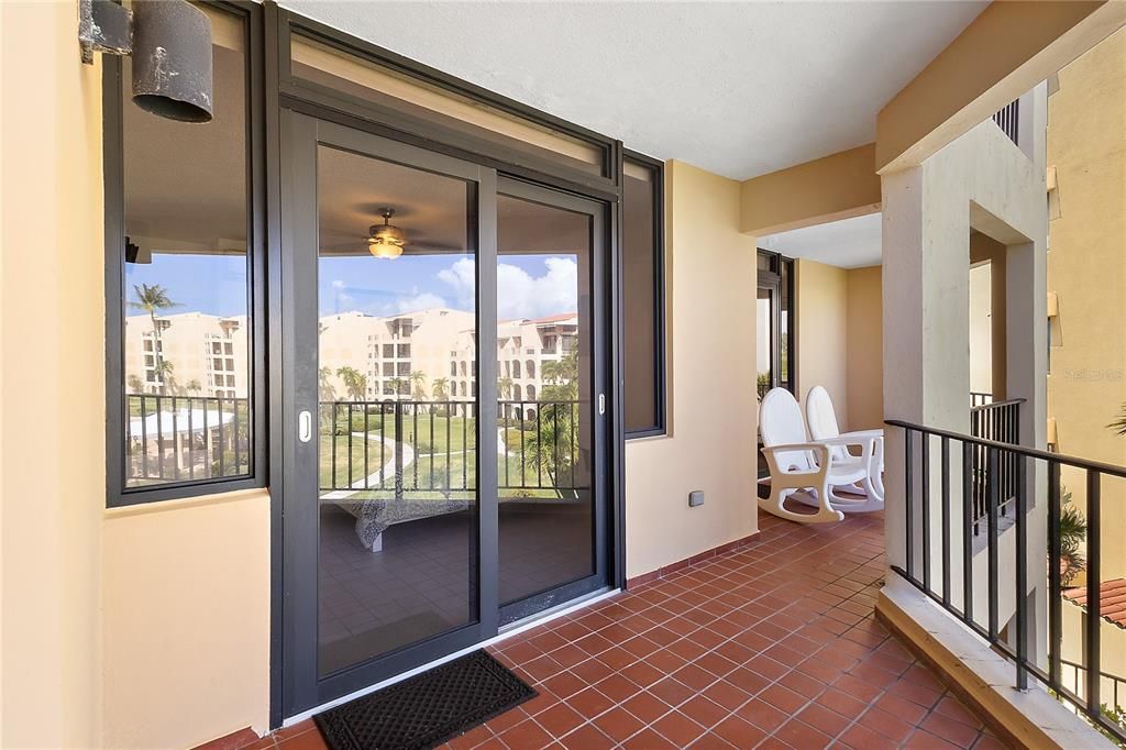 For Sale: $850,000 (3 beds, 3 baths, 2018 Square Feet)