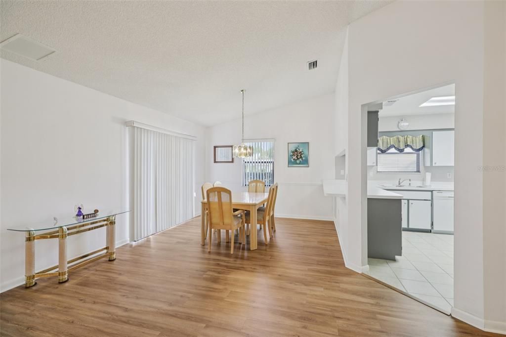 En Venta: $215,000 (2 camas, 2 baños, 1495 Pies cuadrados)