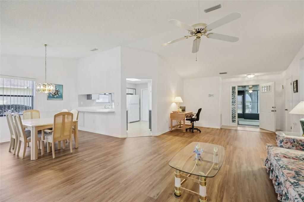En Venta: $215,000 (2 camas, 2 baños, 1495 Pies cuadrados)