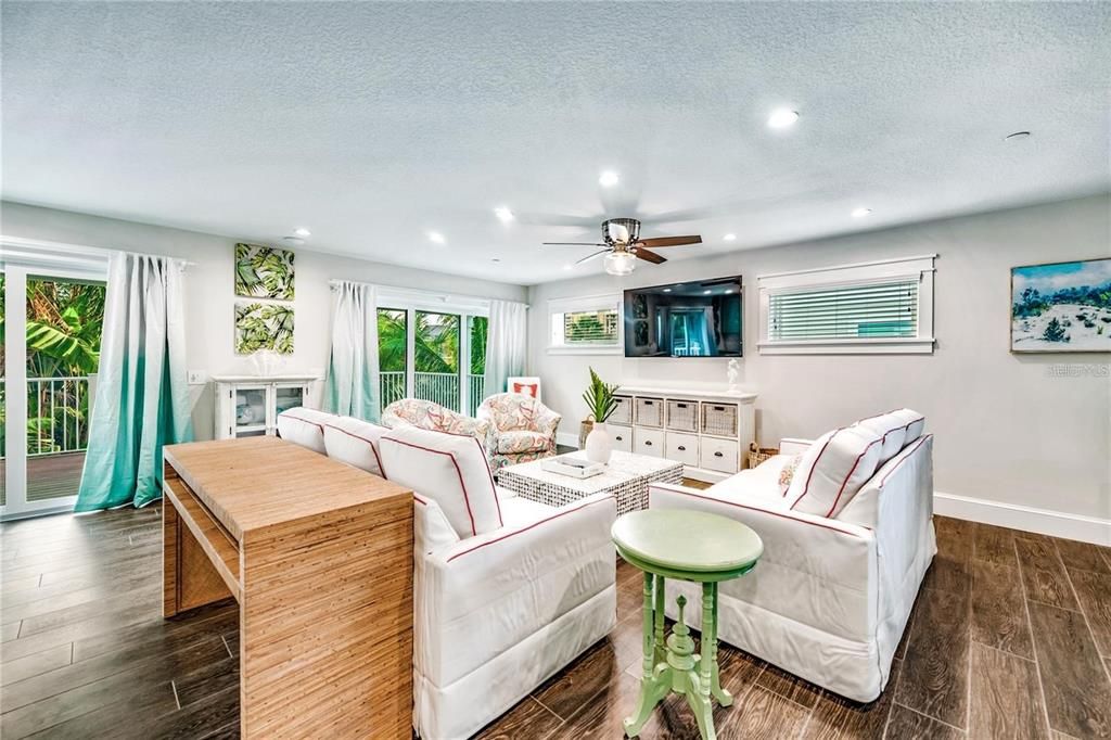 En Venta: $5,395,000 (8 camas, 8 baños, 3811 Pies cuadrados)