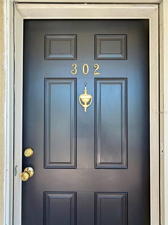 Active With Contract: $159,000 (2 beds, 1 baths, 870 Square Feet)