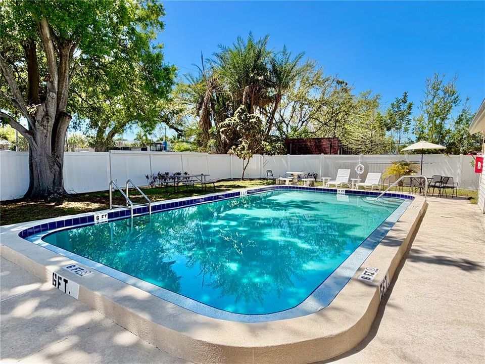 Active With Contract: $159,000 (2 beds, 1 baths, 870 Square Feet)
