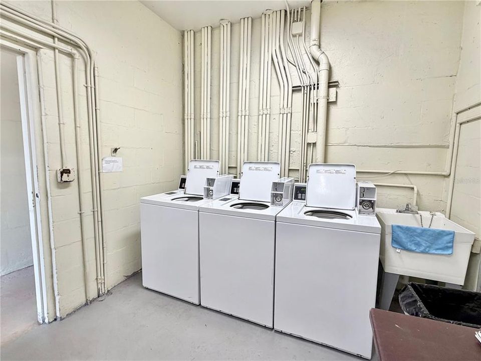 Active With Contract: $159,000 (2 beds, 1 baths, 870 Square Feet)