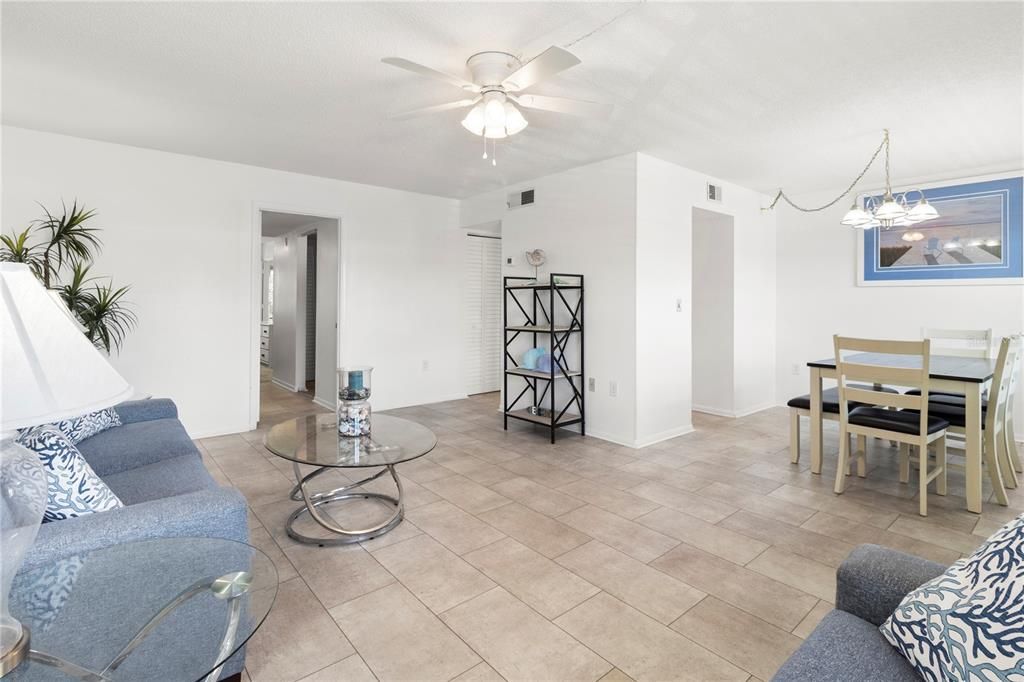 En Venta: $110,000 (1 camas, 1 baños, 924 Pies cuadrados)