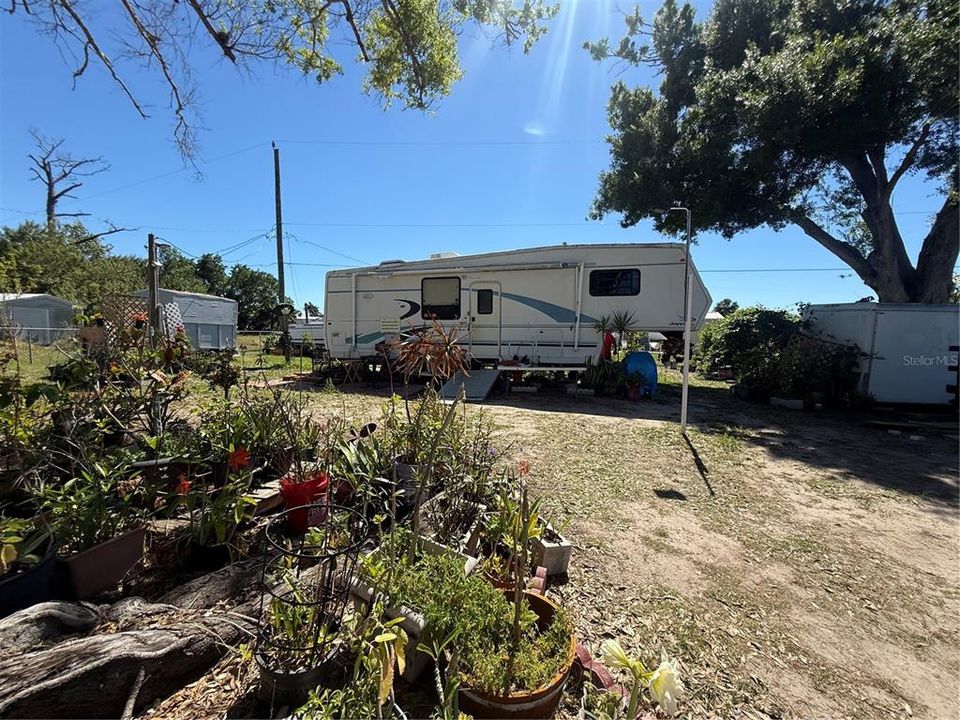 На продажу: $62,900 (0.23 acres)