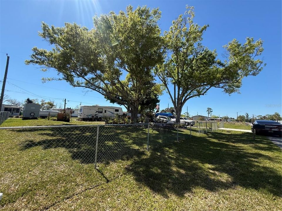 На продажу: $62,900 (0.23 acres)