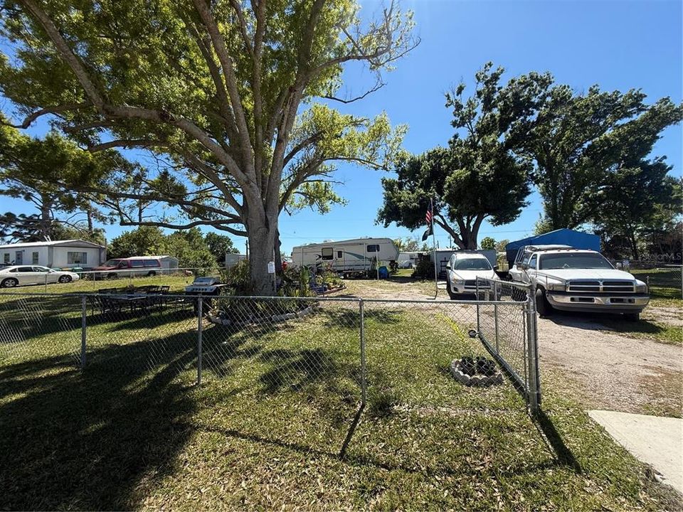 На продажу: $62,900 (0.23 acres)