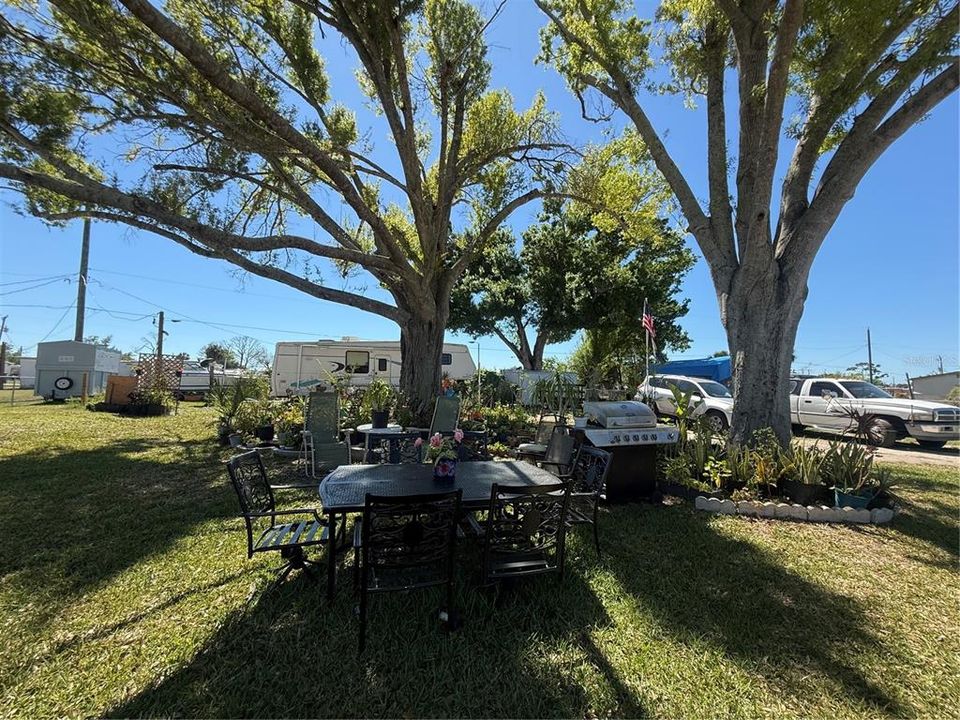 На продажу: $62,900 (0.23 acres)