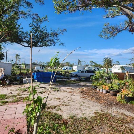 На продажу: $62,900 (0.23 acres)