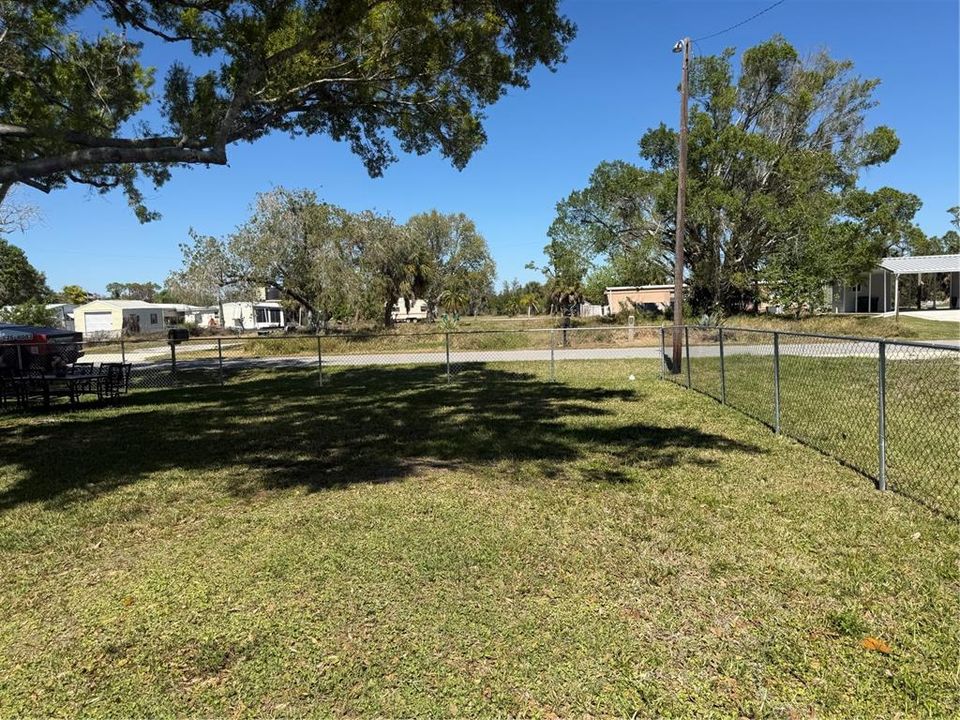 На продажу: $62,900 (0.23 acres)