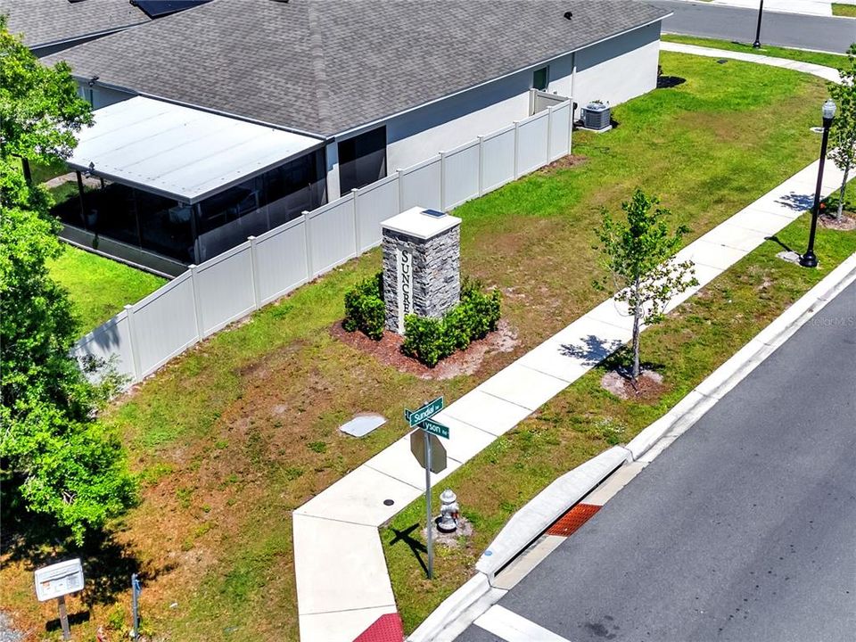 Active With Contract: $2,350 (4 beds, 2 baths, 1830 Square Feet)