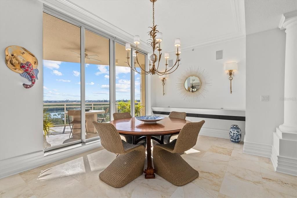 Activo con contrato: $4,850,000 (3 camas, 3 baños, 4194 Pies cuadrados)