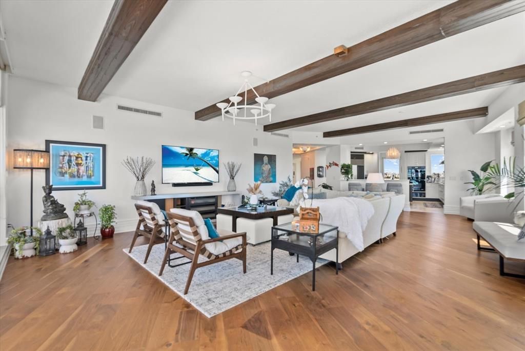 Activo con contrato: $4,850,000 (3 camas, 3 baños, 4194 Pies cuadrados)