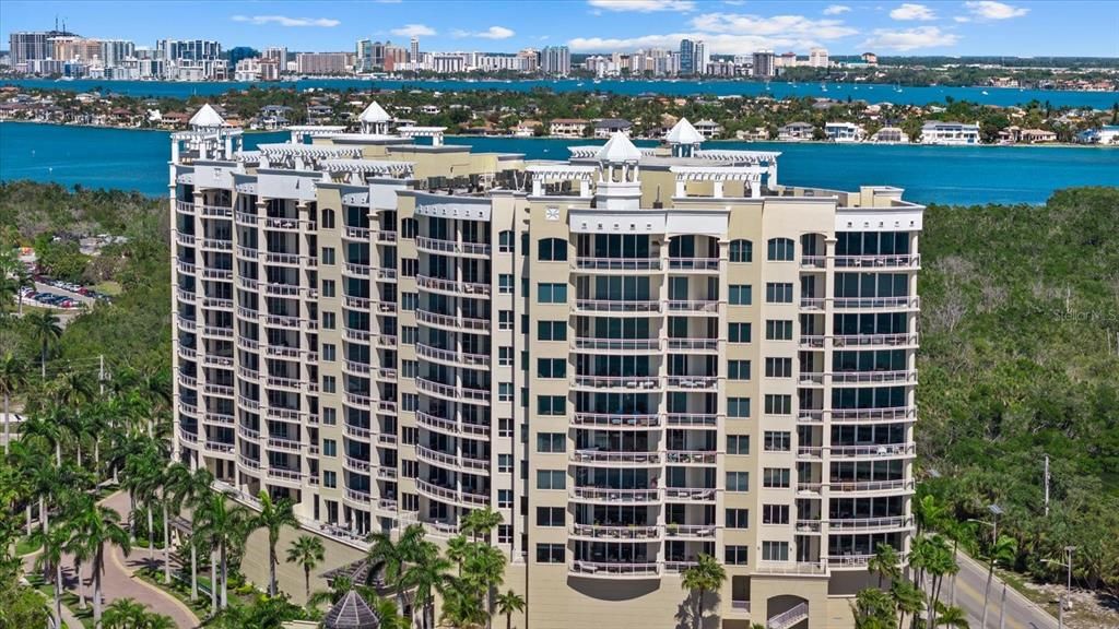 Activo con contrato: $4,850,000 (3 camas, 3 baños, 4194 Pies cuadrados)