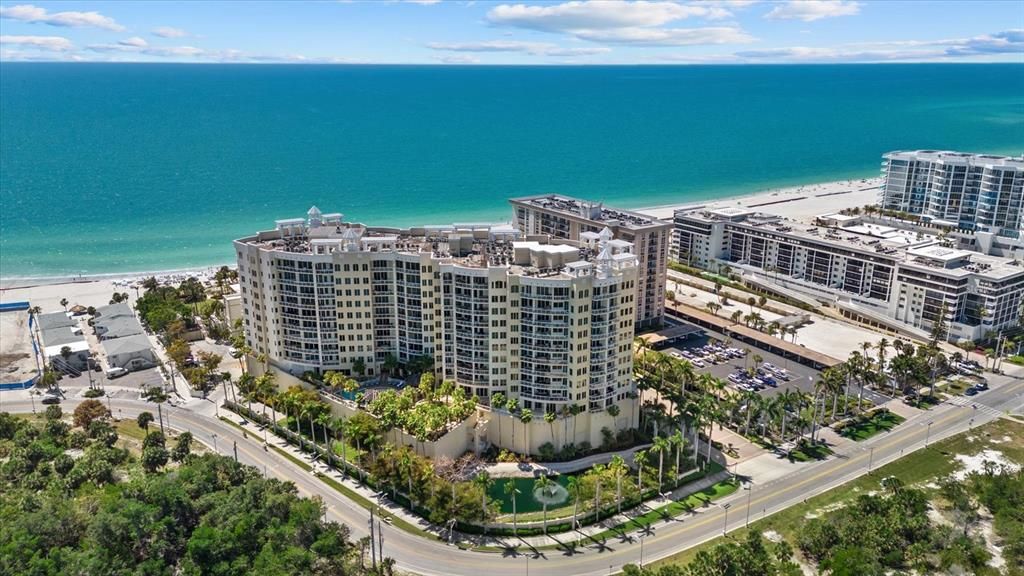 Activo con contrato: $4,850,000 (3 camas, 3 baños, 4194 Pies cuadrados)