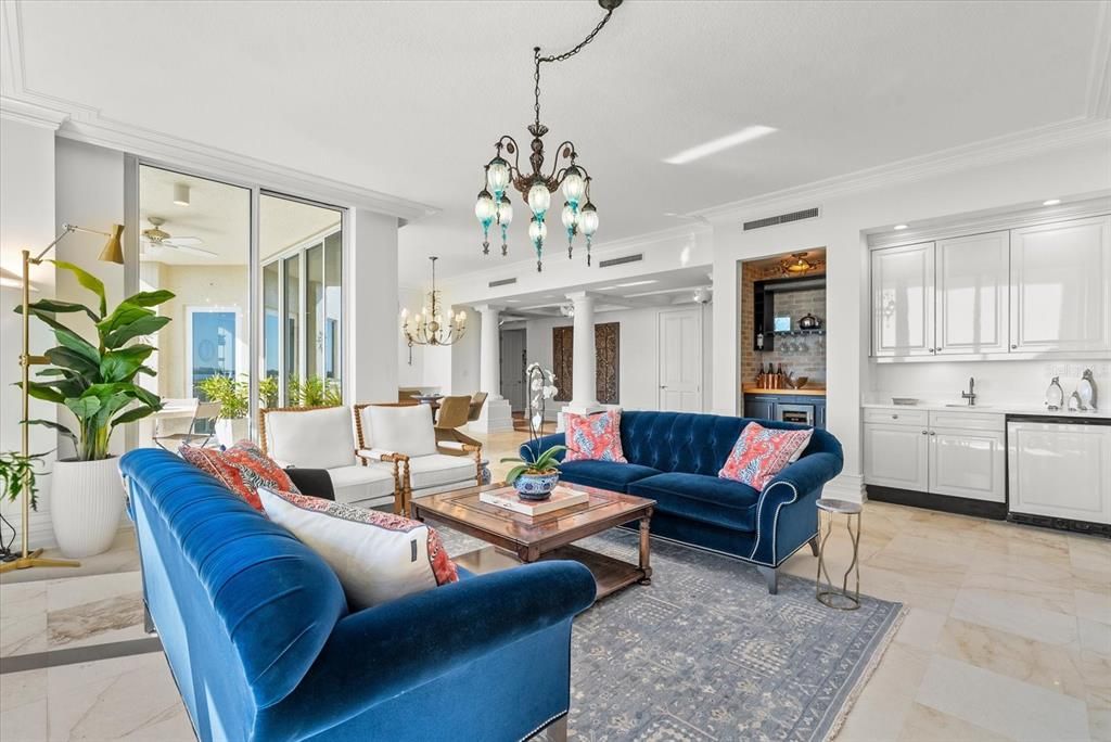 Activo con contrato: $4,850,000 (3 camas, 3 baños, 4194 Pies cuadrados)