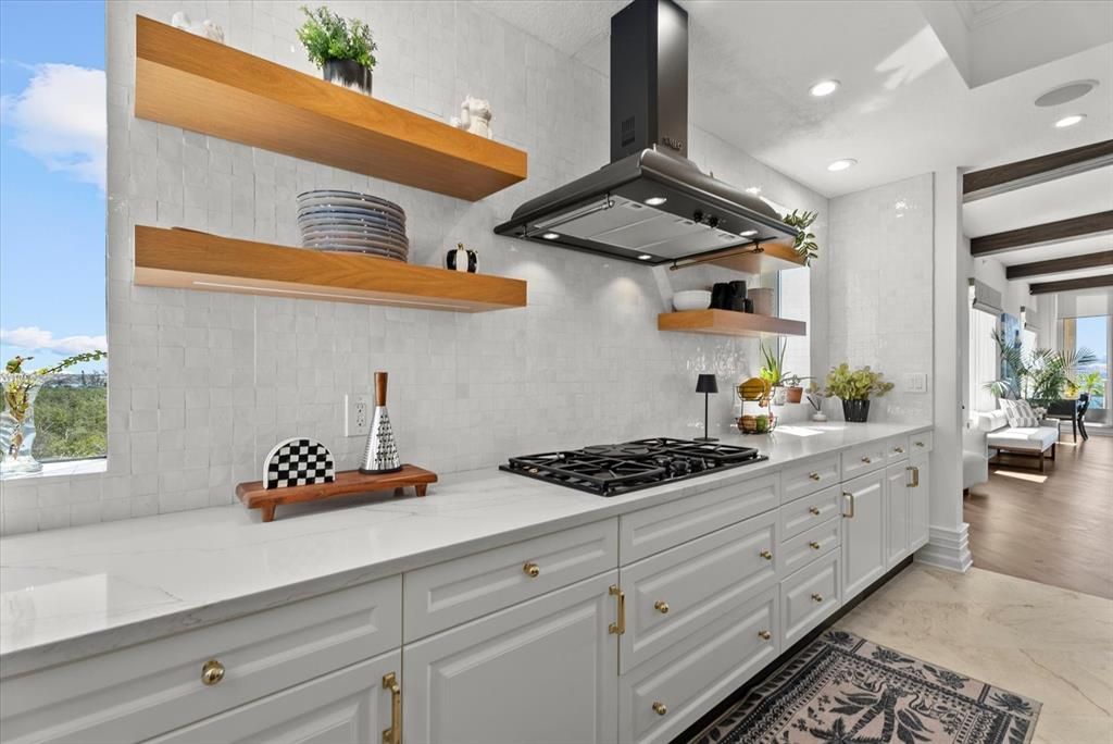 Activo con contrato: $4,850,000 (3 camas, 3 baños, 4194 Pies cuadrados)