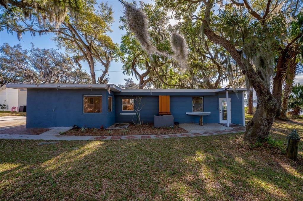 合同活跃: $610,000 (4 贝兹, 3 浴室, 2314 平方英尺)