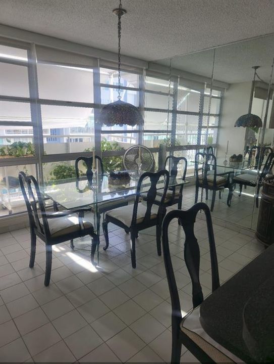 En Venta: $399,000 (2 camas, 2 baños, 1200 Pies cuadrados)