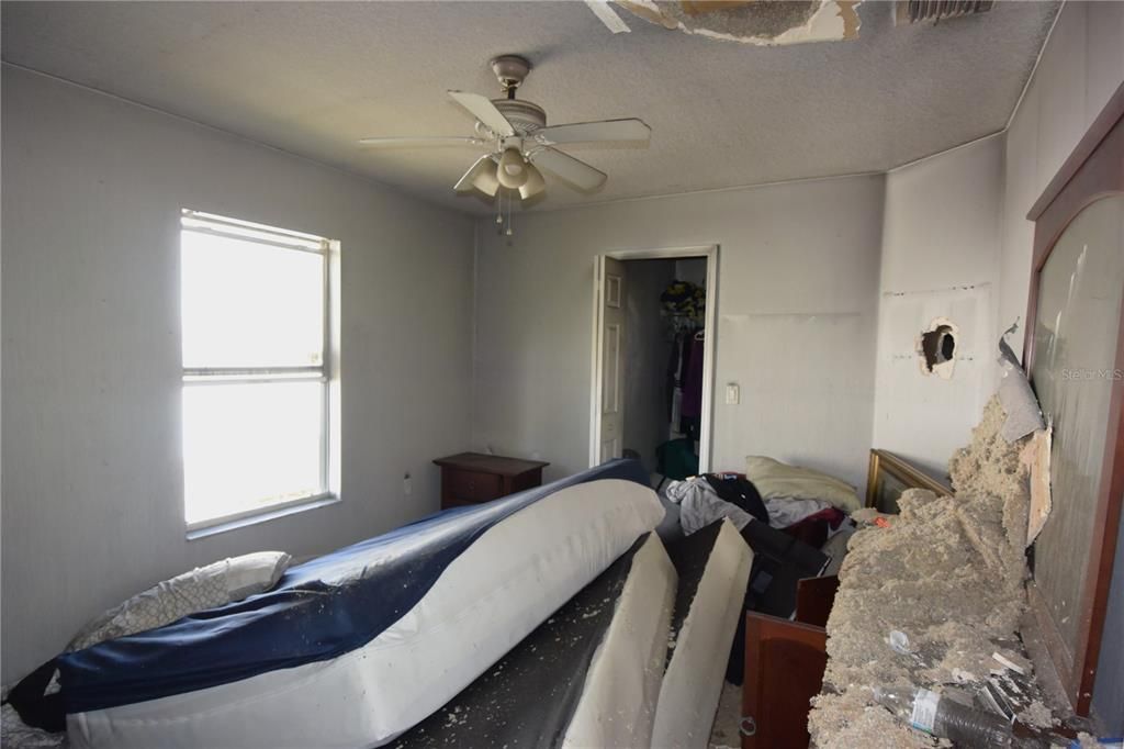 Activo con contrato: $175,000 (4 camas, 2 baños, 2247 Pies cuadrados)