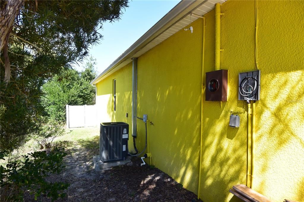 Activo con contrato: $175,000 (4 camas, 2 baños, 2247 Pies cuadrados)