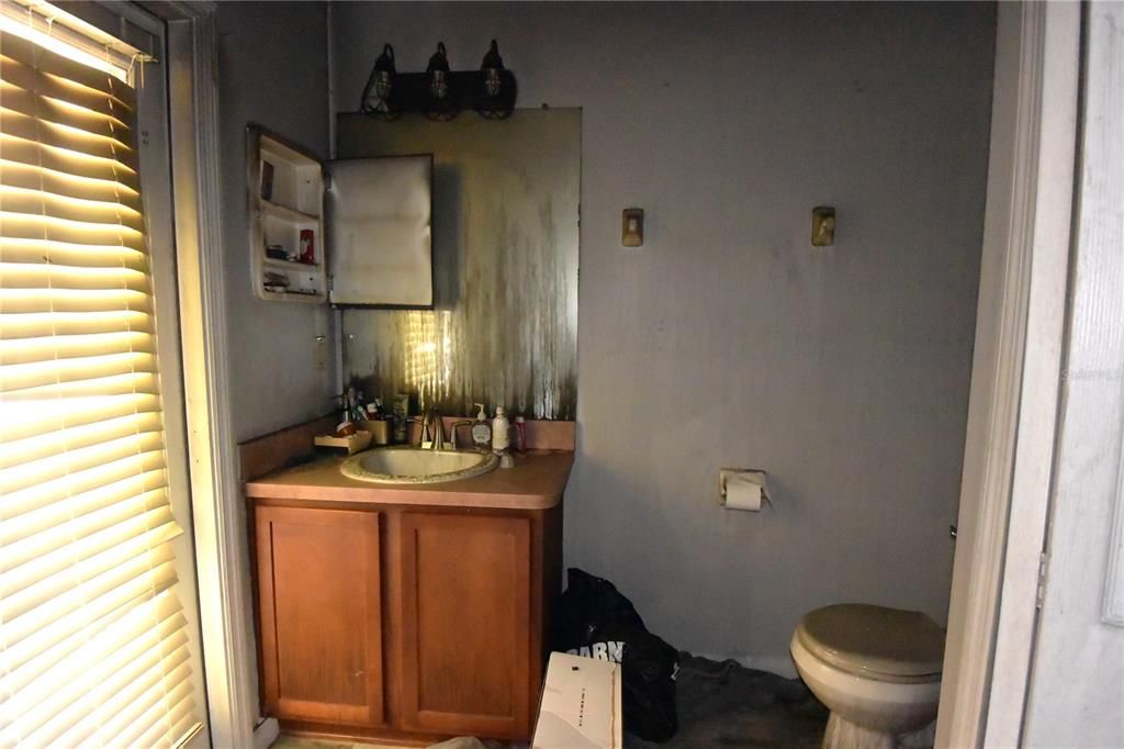 Activo con contrato: $175,000 (4 camas, 2 baños, 2247 Pies cuadrados)