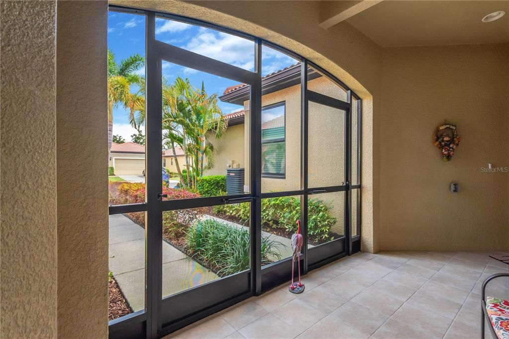 待售: $272,000 (2 贝兹, 2 浴室, 1461 平方英尺)