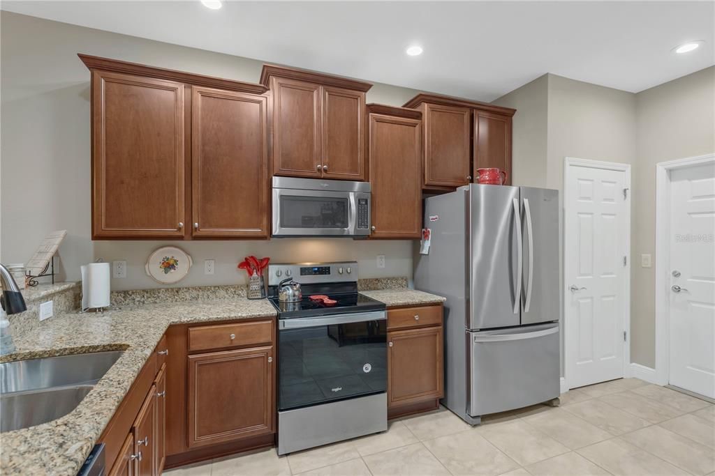 待售: $272,000 (2 贝兹, 2 浴室, 1461 平方英尺)