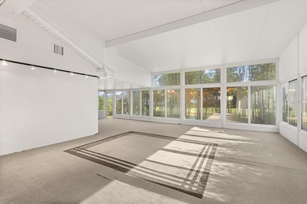 For Sale: $450,000 (3 beds, 2 baths, 1291 Square Feet)