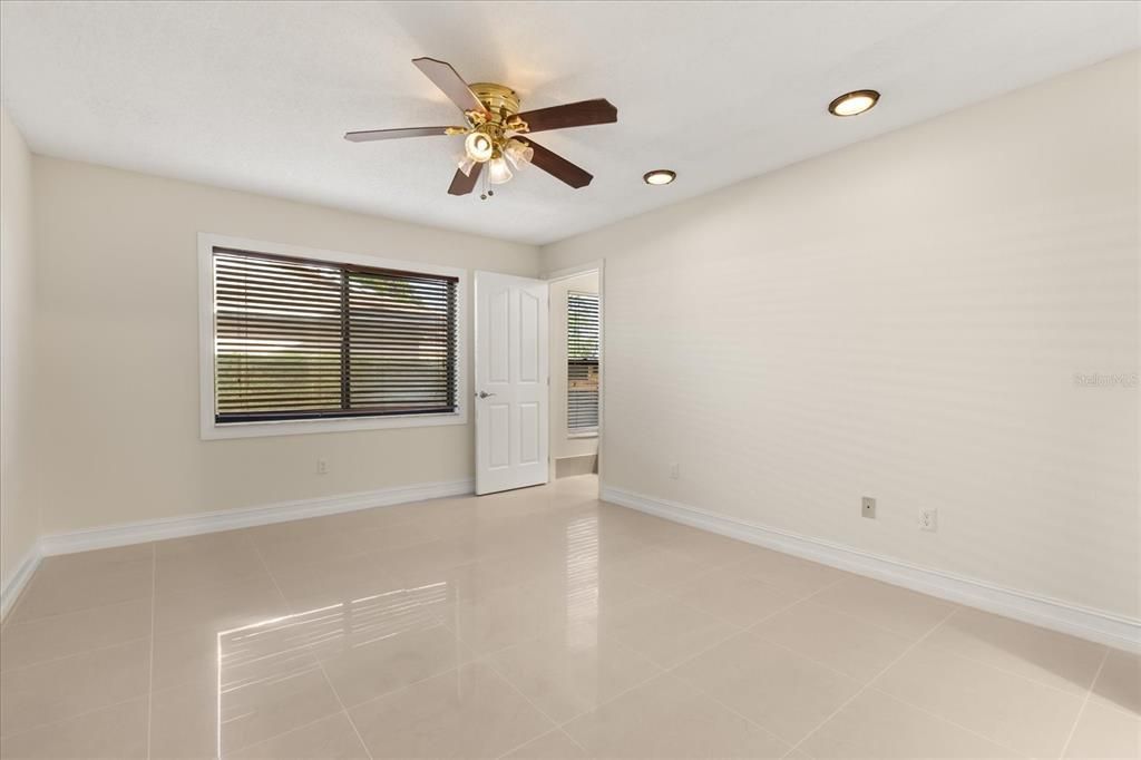 For Sale: $450,000 (3 beds, 2 baths, 1291 Square Feet)