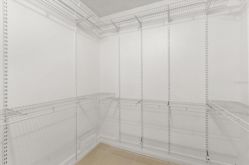 For Sale: $450,000 (3 beds, 2 baths, 1291 Square Feet)