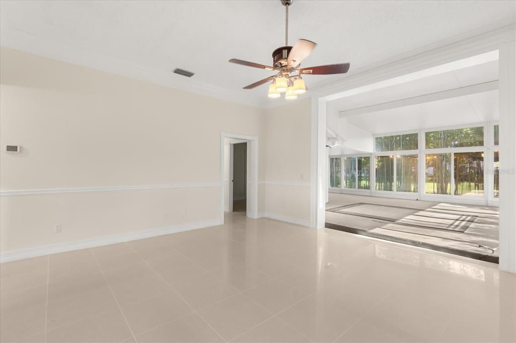 For Sale: $450,000 (3 beds, 2 baths, 1291 Square Feet)