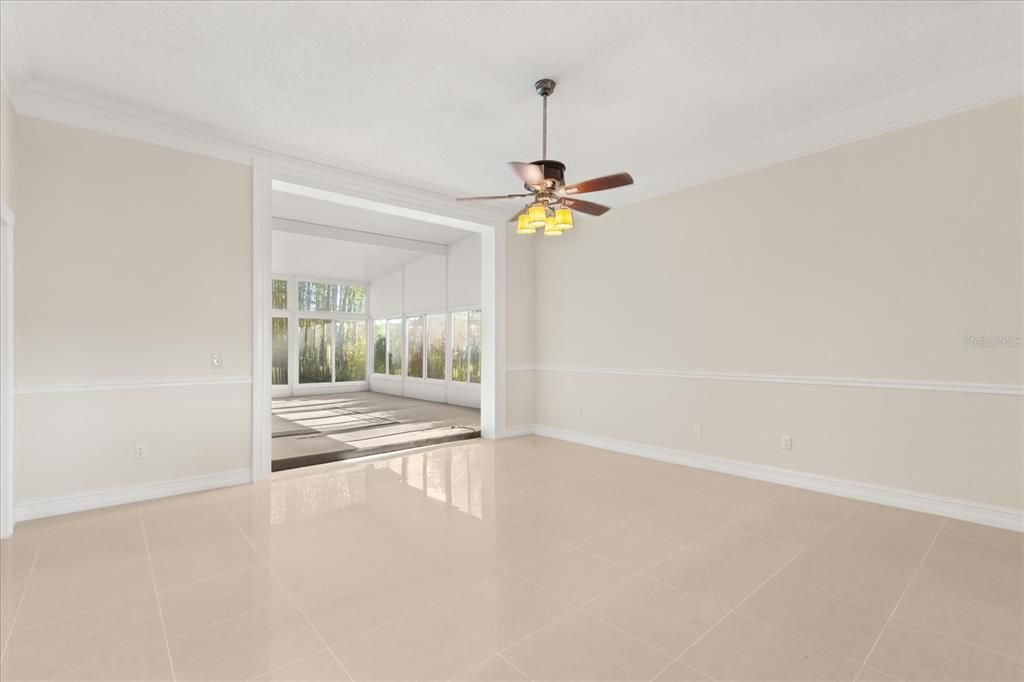 For Sale: $450,000 (3 beds, 2 baths, 1291 Square Feet)