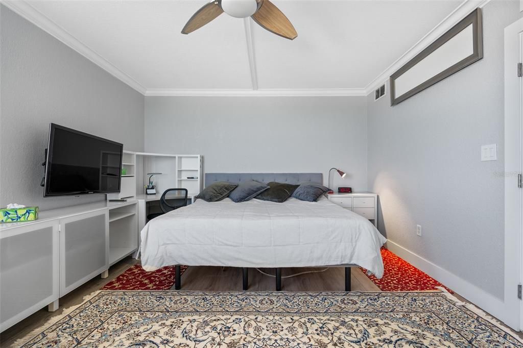 В аренду: $5,000 (2 спален, 1 ванн, 1080 Квадратных фут)