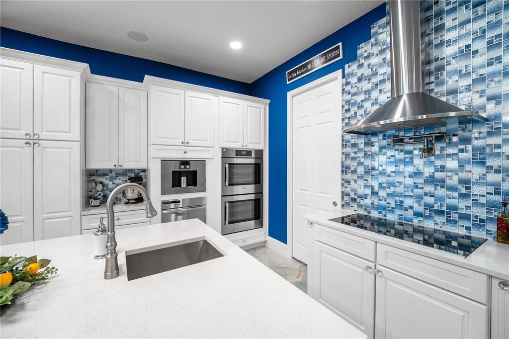 For Sale: $1,875,000 (6 beds, 6 baths, 5049 Square Feet)