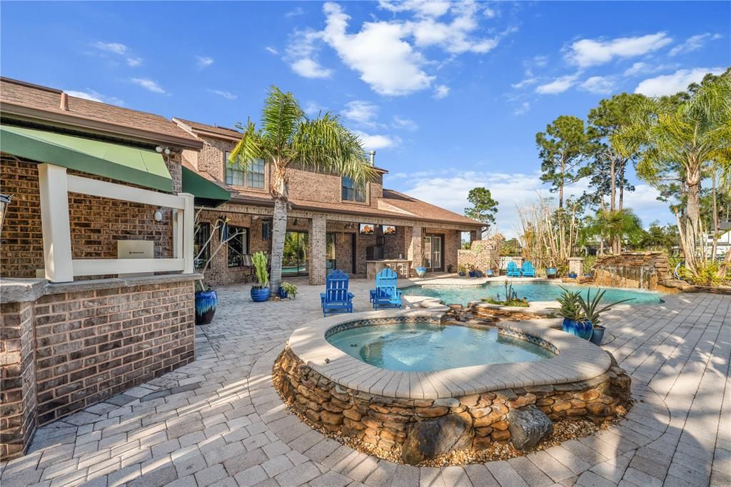 For Sale: $1,875,000 (6 beds, 6 baths, 5049 Square Feet)