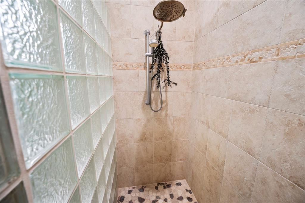 For Sale: $1,875,000 (6 beds, 6 baths, 5049 Square Feet)