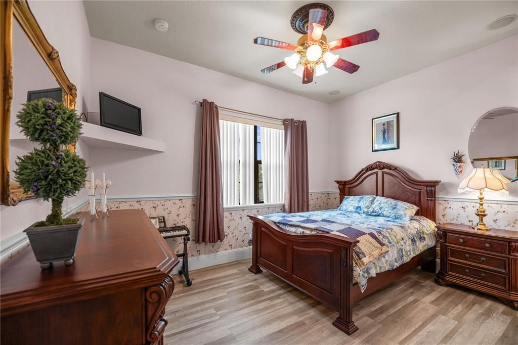 For Sale: $1,875,000 (6 beds, 6 baths, 5049 Square Feet)