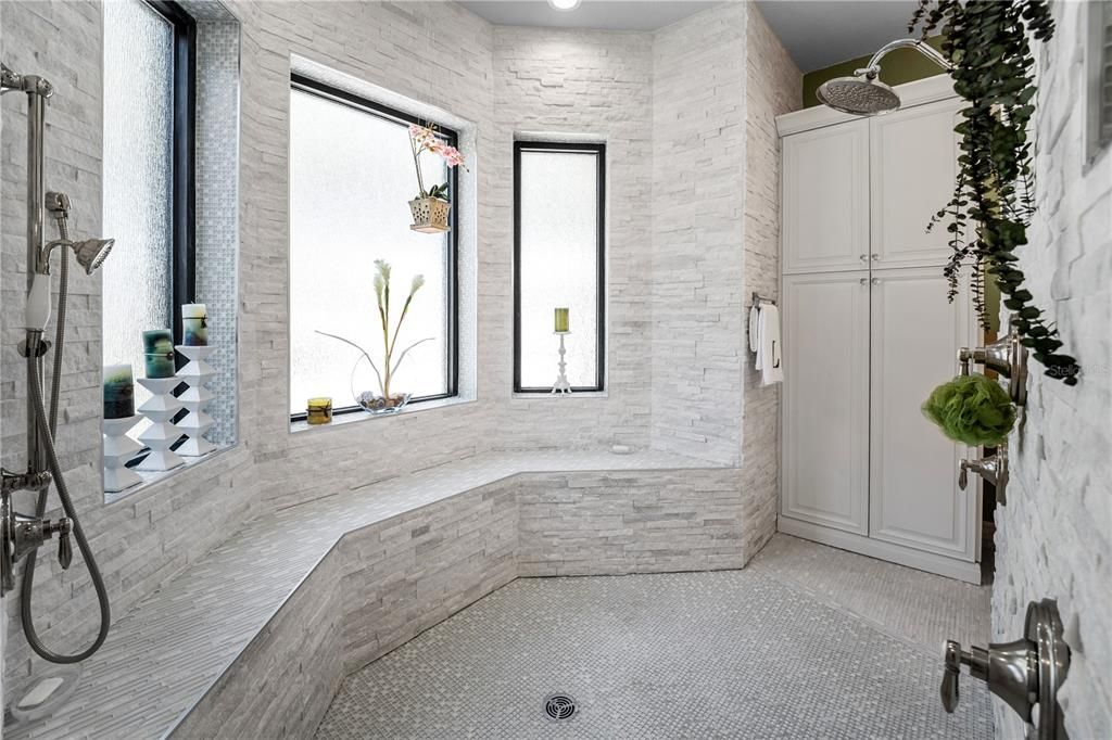 For Sale: $1,875,000 (6 beds, 6 baths, 5049 Square Feet)