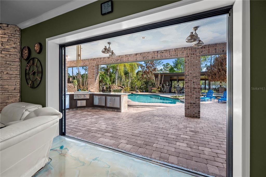 For Sale: $1,875,000 (6 beds, 6 baths, 5049 Square Feet)