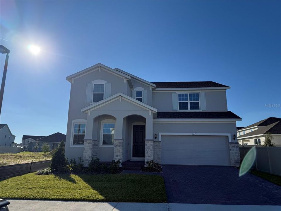 Vendido Recientemente: $668,990 (4 camas, 3 baños, 2560 Pies cuadrados)