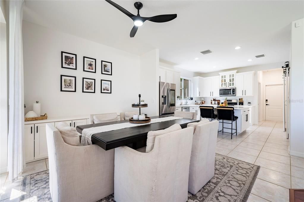 Activo con contrato: $749,900 (5 camas, 3 baños, 4077 Pies cuadrados)